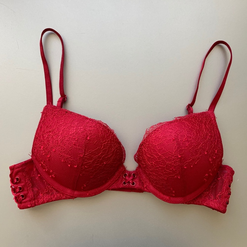 Victoria’s Secret Add 2 Cups Bombshell Bra